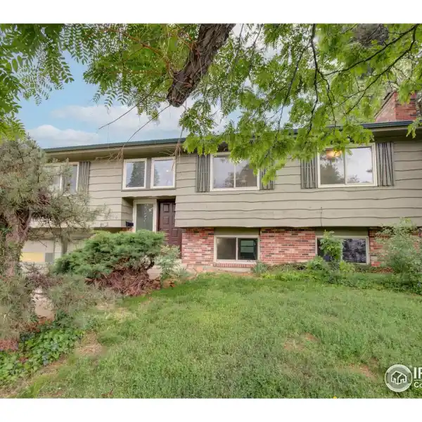 LOVINGLY MAINTAINED HOME IN TABLE MESA