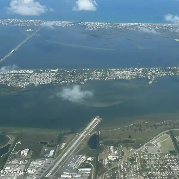 ONE-OF-A-KIND LIVING EXPERIENCE AT RIVER FLY-IN