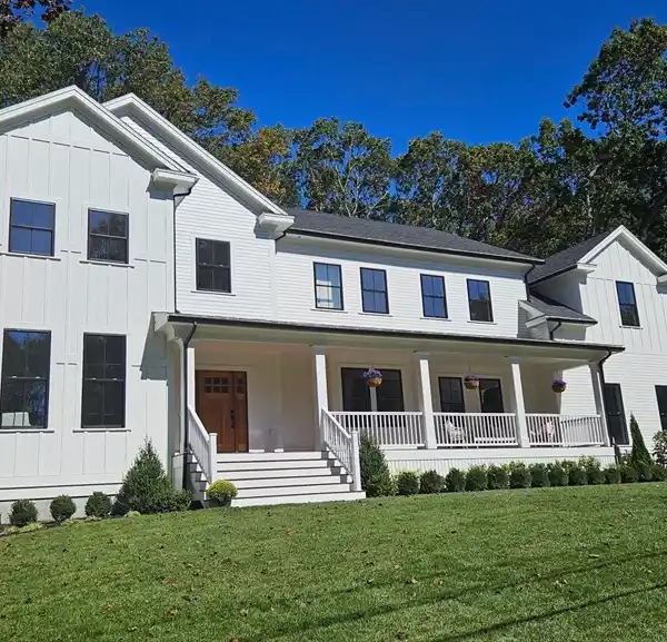 EXCEPTIONAL NEW MODERN FARMHOUSE COLONIAL