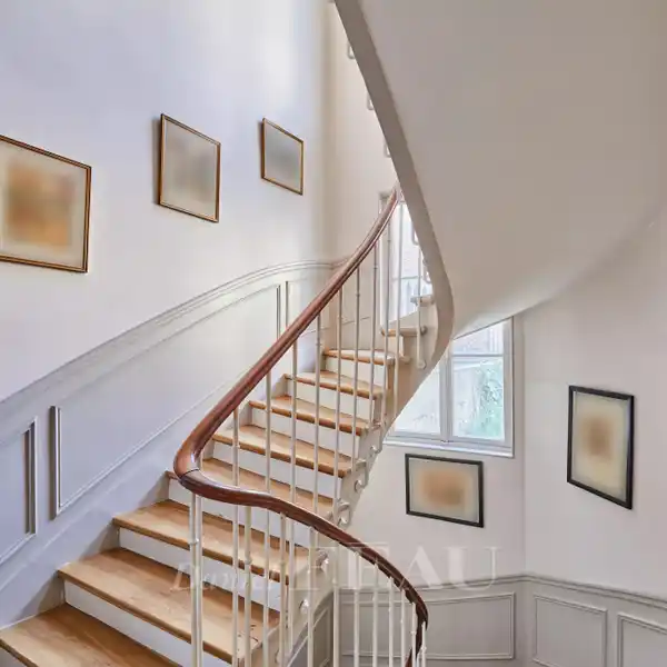 PEACEFUL RESIDENCE IN A CONCIERGE BUILDING