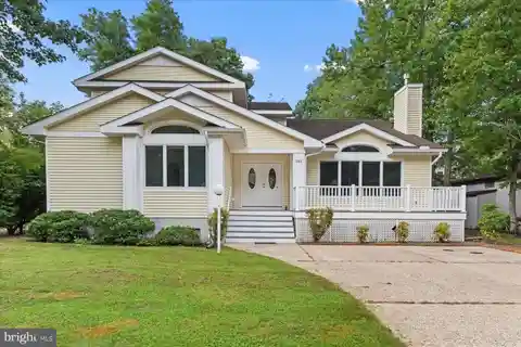 Beautifully Maintained Coastal-Style Home