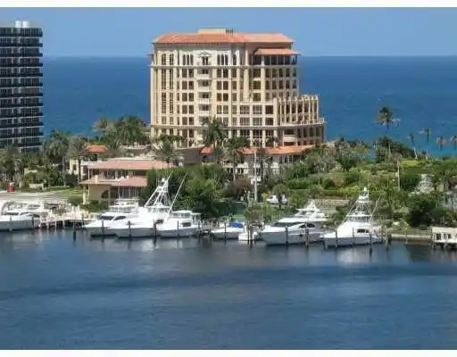 ONE-OF-A KIND DIRECT OCEANFRONT VILLA IN AN OCEANFRONT CONDOMINIUM