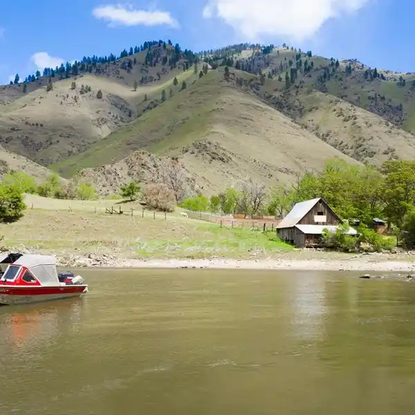 GORGEOUS RANCH ON THE MAIN SALMON RIVER