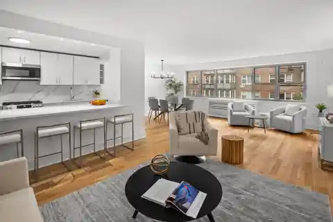Stylish Renovated Condo Overlooking Washington Square
