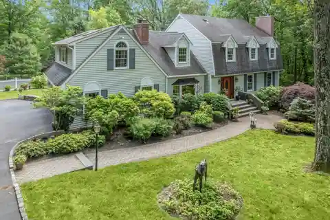 Sprawling Colonial on a Peaceful Cul-de-sac