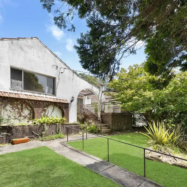 EXCEPTIONAL POTENTIAL IN A GORGEOUS SETTING