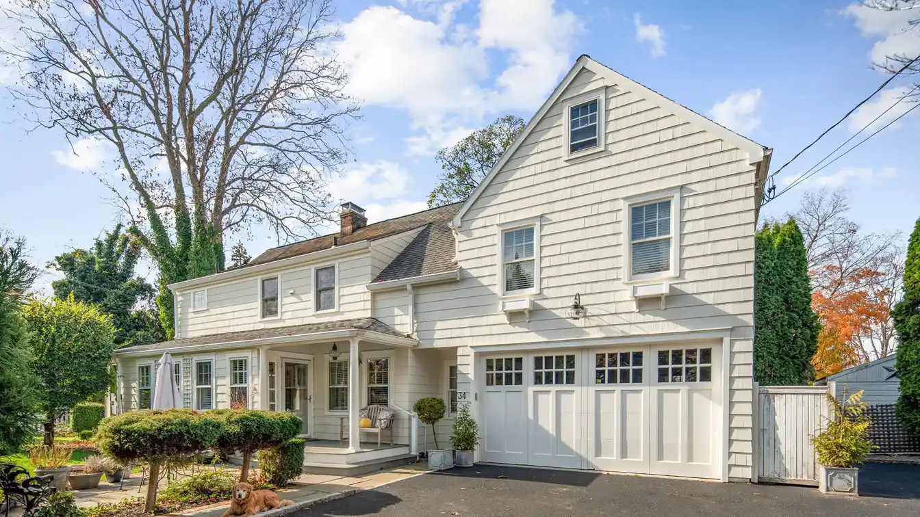 Farmhouse Colonial Charmer