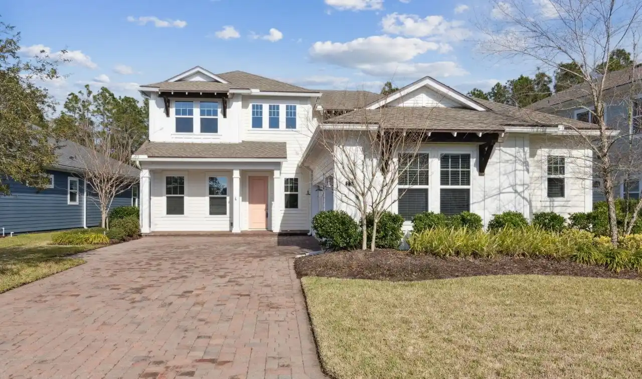 Beautiful Home in the Sought After Julington Lakes Community