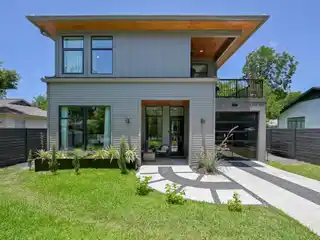 Designer Perfection Steps from Brentwood Hotspots