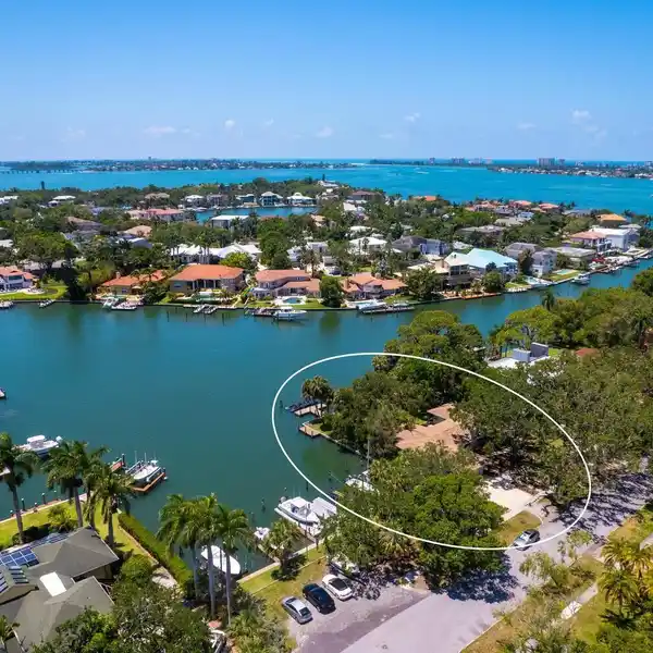 EXCEPTIONAL WATERFRONT LOT