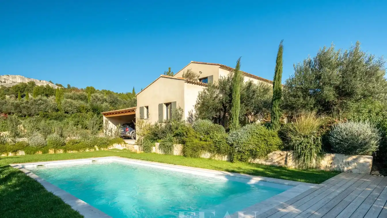 Beautiful Villa in a Serene Setting