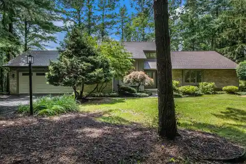 Beautifully Updated Saginaw Hills Home