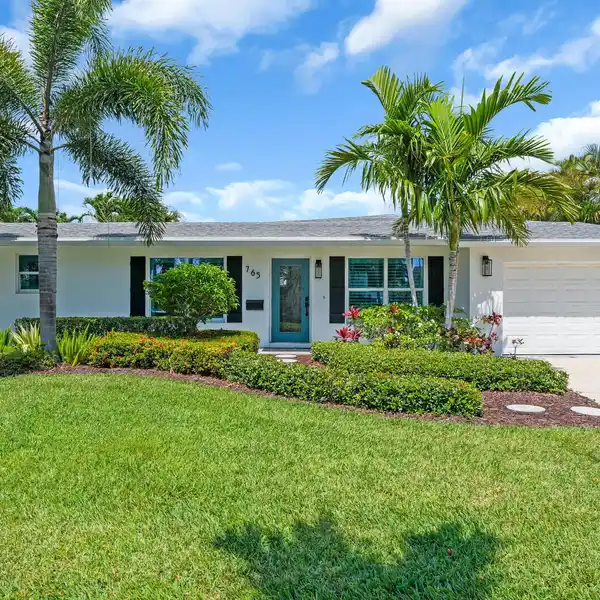BEAUTIFULLY RENOVATED POOL HOME