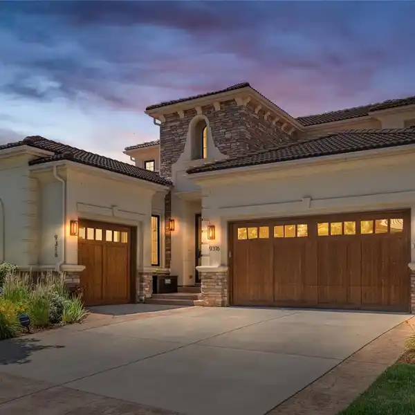 BEAUTIFULLY MAINTAINED HOME IN A GOLF COMMUNITY