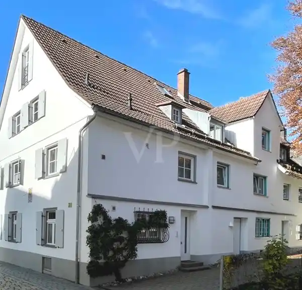 ELEGANT TOWNHOUSE IN THE MONASTERY TOWN