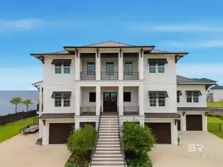 Boater's Paradise in Breathtaking Home