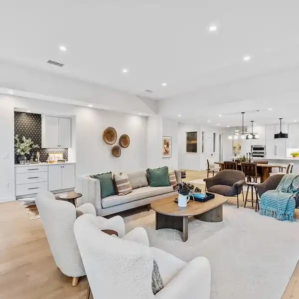 ELEGANT AND COZY HOME