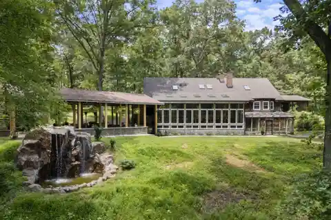 Rustic Retreat Within 25 Private Wooded Acres