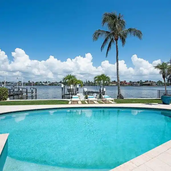CREATE A BAY-FRONT OASIS