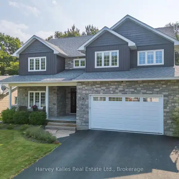 IMPRESSIVE CUSTOM RESIDENCE