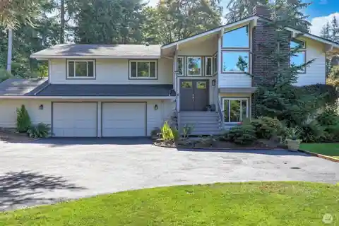 Luxury Living in Coveted Seaview