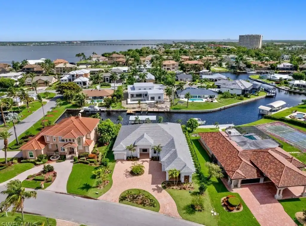 Palm Royale: a Turn Key Waterfront Residence