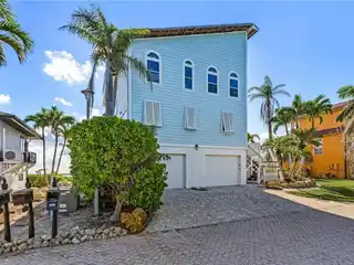 Direct Bayfront Paradise with Dock and Boat Lift