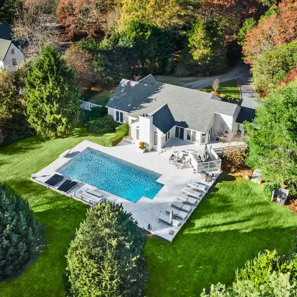 FOUR BEDROOM RENTAL WITH POOL IN WATER MILL NORTH
