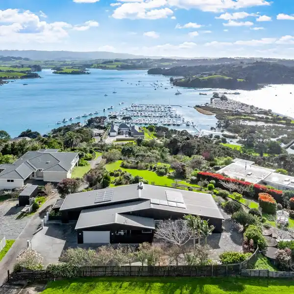 EXQUISITE COASTAL PROPERTY