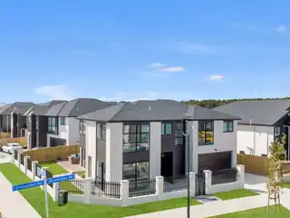Stunning Brick and Tile House with Versatile Layout