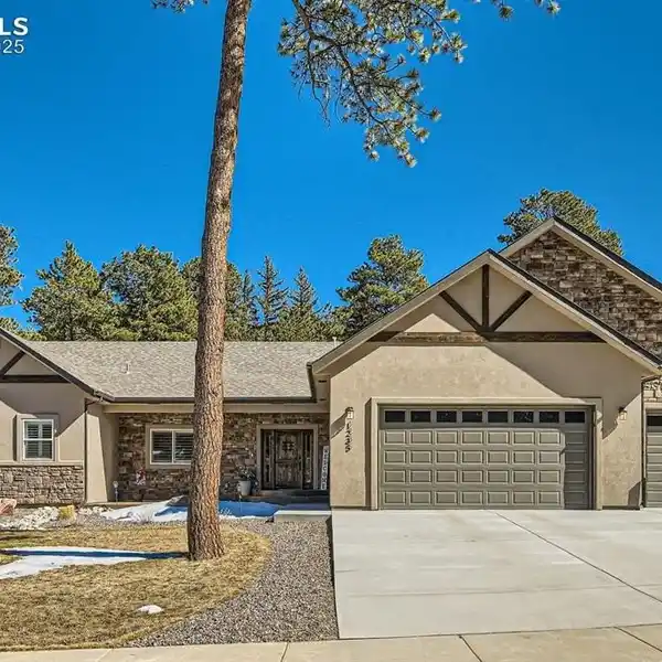 GORGEOUS CUSTOM RANCH HOME