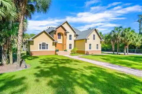 Extraordinary 2.5-Acre Estate