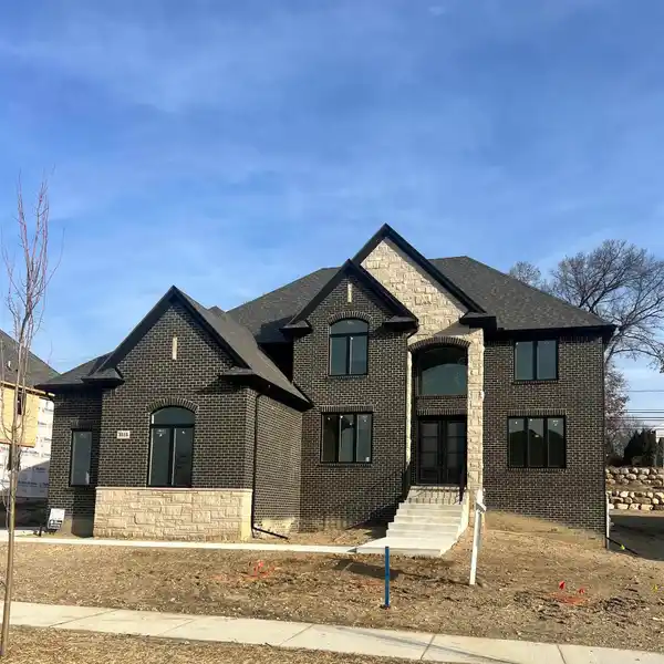 CUSTOM DESIGN A NEW SPLIT-LEVEL HOME