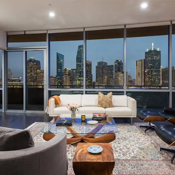 SOUGHT-AFTER PLAN AT THE HOUSE CONDOS