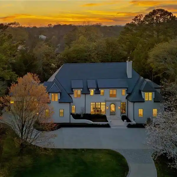 EXQUISITE NEW CONSTRUCTION ON SOUGHT-AFTER KNOLLWOOD DRIVE