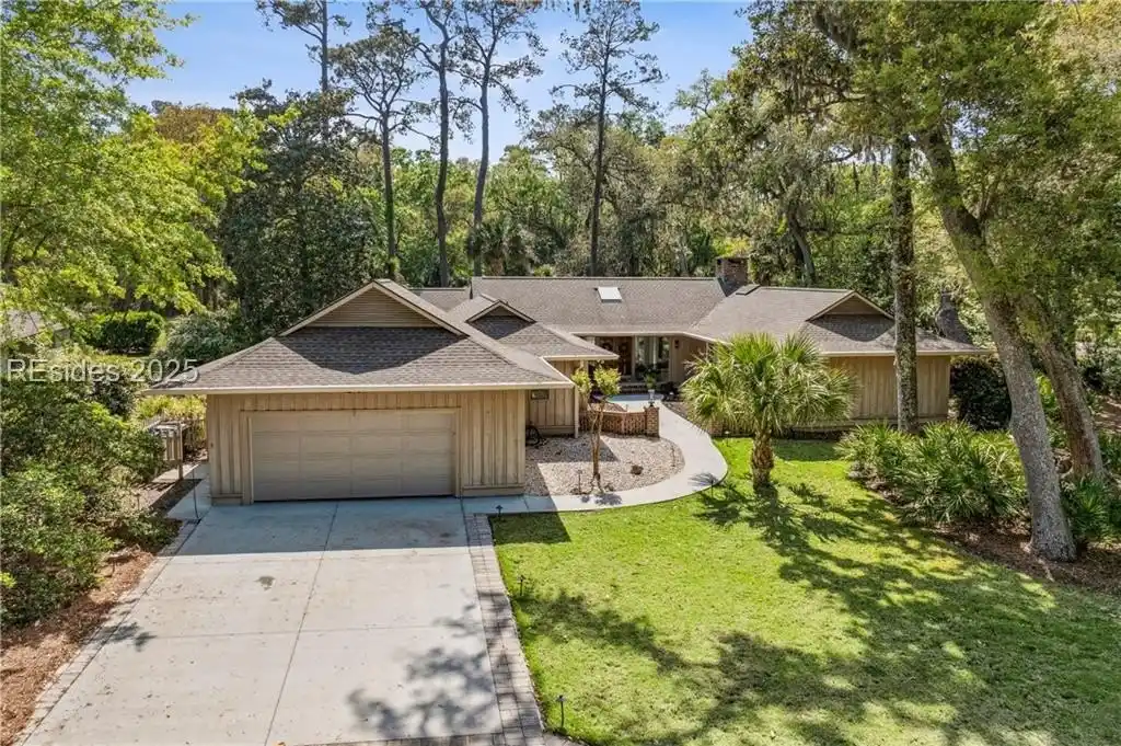 Renovated Pool Home Overlooking Heron Point Golf Course
