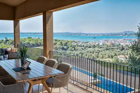 New Villa with Spectacular Sea Views