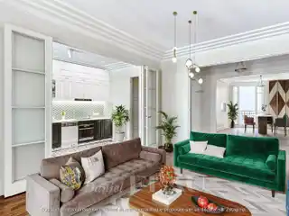 Bright and Peaceful Apartment in an Art Deco Building