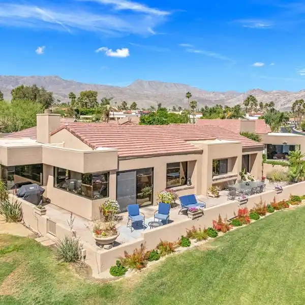 EXCEPTIONAL DETACHED CONDO NEAR COMMUNITY POOL