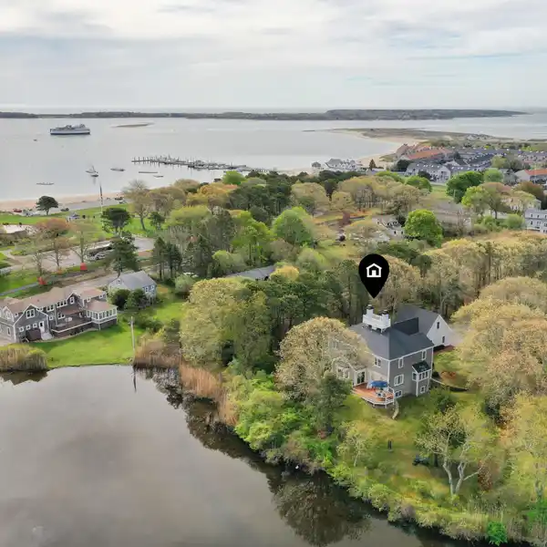 CONTEMPORARY COLONIAL ON SNOWS CREEK