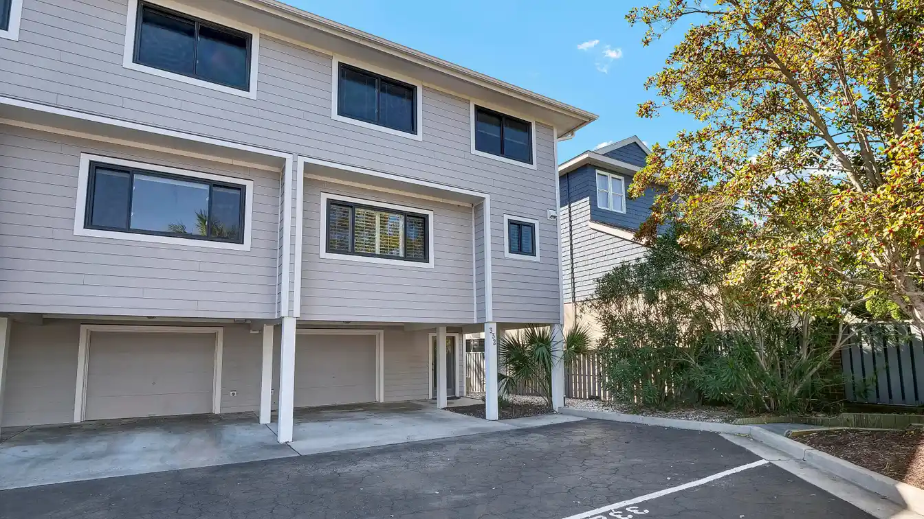 Exceptional Waterfront Unit at the Moorings