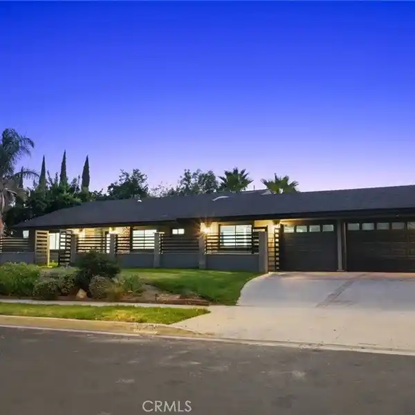 PICTURE-PERFECT MODERN ESTATE IN PRIME CHATSWORTH