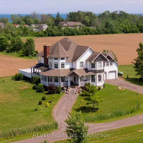 VICTORIAN-INSPIRED ESTATE ON 49.9 ACRES