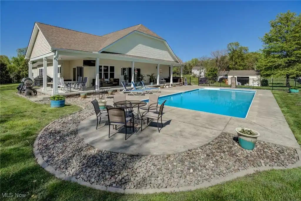 Beautiful Blend of Elegance and Comfort