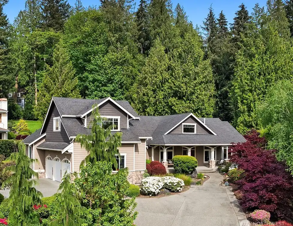Spectacular Home in the Highlands