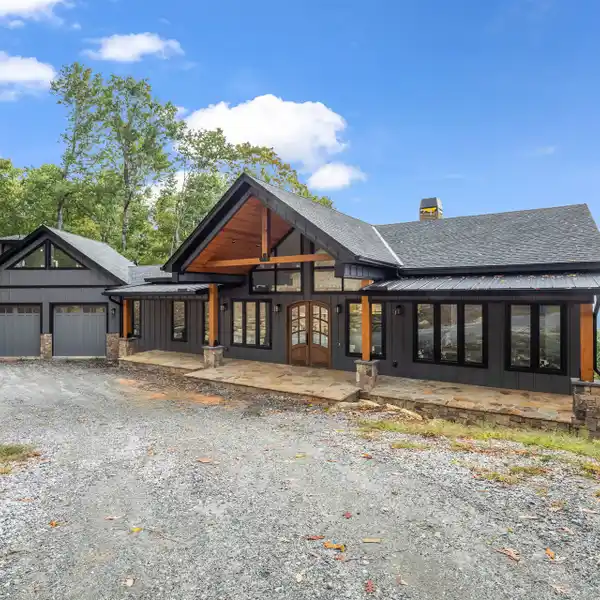 ELEVATED MOUNTAIN LIVING IN BRIGHT'S CREEK