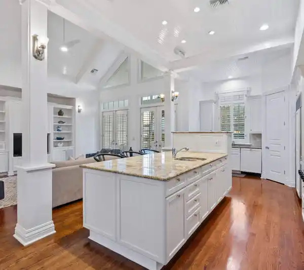 GRAND FAMILY RETREAT IN THE HEART OF NAPLES