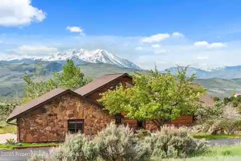 Classic Ranch Home High in Missouri Heights