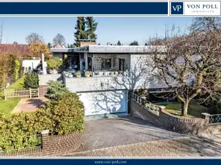Spacious and Charming Home with Garden
