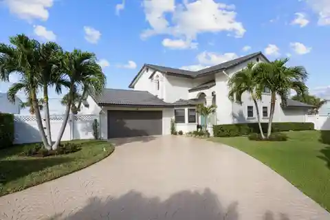 Fully Renovated Home Steps from the Beach